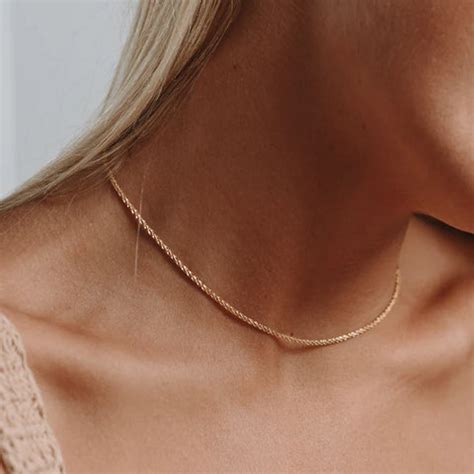 will a gold plated chain turn your neck green